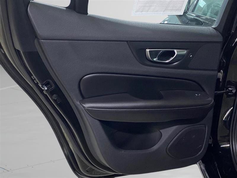 Used 2022 Volvo S60 B5 Momentum FWD image 9
