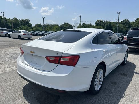 Used 2018 Chevrolet Malibu LT image 14
