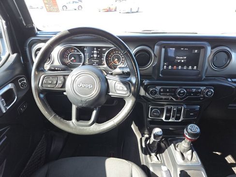 Used 2021 Jeep Gladiator Sport w/ Technology Group AWD/4WD image 7