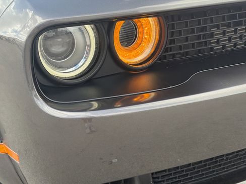 Used 2019 Dodge Challenger SRT Hellcat Redeye image 31