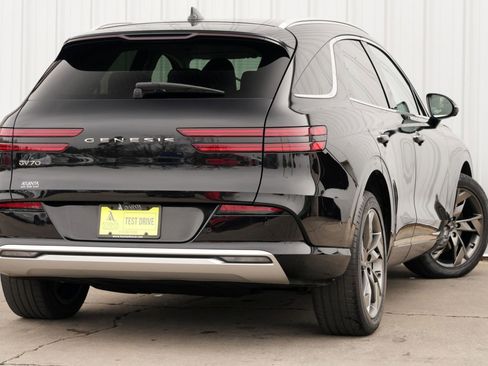 Used 2024 Genesis Electrified GV70 Advanced image 4
