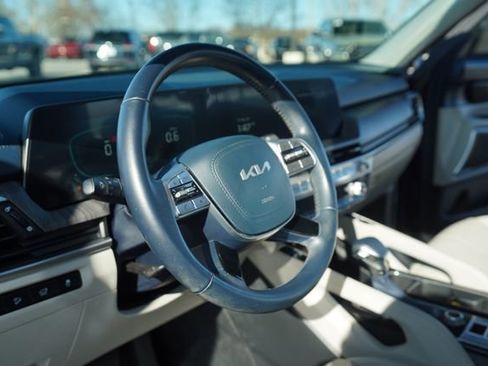 Used 2024 Kia Telluride EX w/ EX Captain's Chair Package image 29