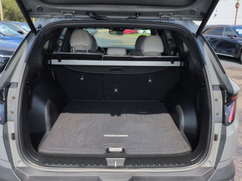 Used 2025 Hyundai Tucson Limited FWD image 13