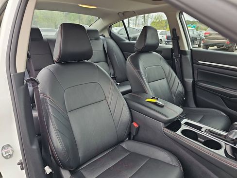 Used 2025 Nissan Altima 2.5 SR w/ SR Premium Package image 13