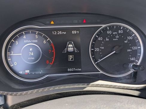 Used 2025 Nissan Versa SV FWD image 17