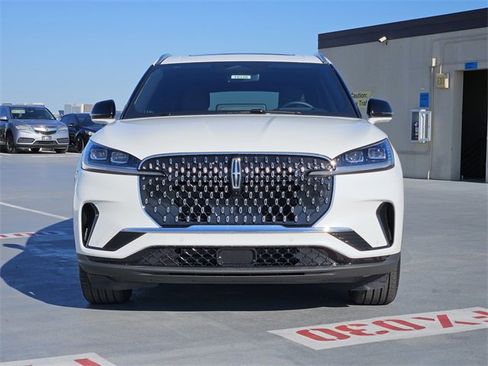 New 2026 Lincoln Aviator Reserve w/ Luxury Package image 2