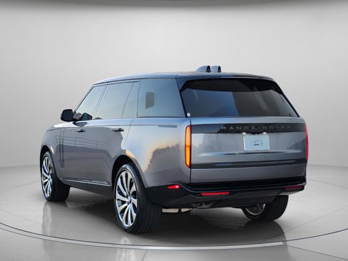 New 2025 Land Rover Range Rover Long Wheelbase SE image 3