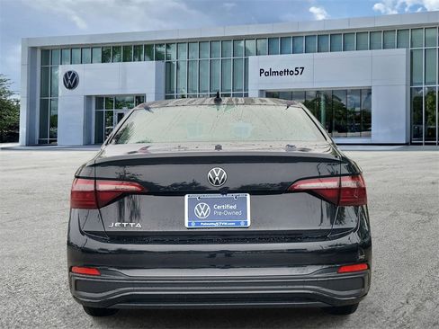 Certified 2022 Volkswagen Jetta S image 5