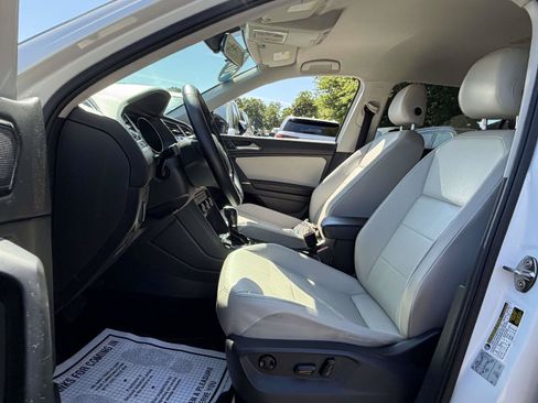 Used 2018 Volkswagen Tiguan SE AWD/4WD image 8