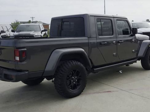 Used 2025 Jeep Gladiator Sport AWD/4WD image 8