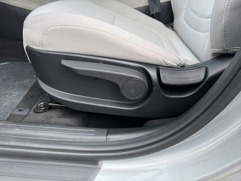 New 2026 Hyundai Tucson SE image 13