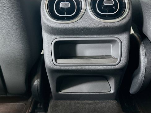 Used 2026 Mercedes-Benz GLC 300 4MATIC image 33