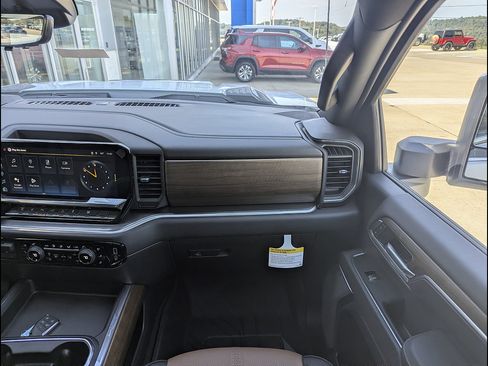 New 2026 Chevrolet Silverado 3500 High Country w/ High Country Premium Package AWD/4WD image 4