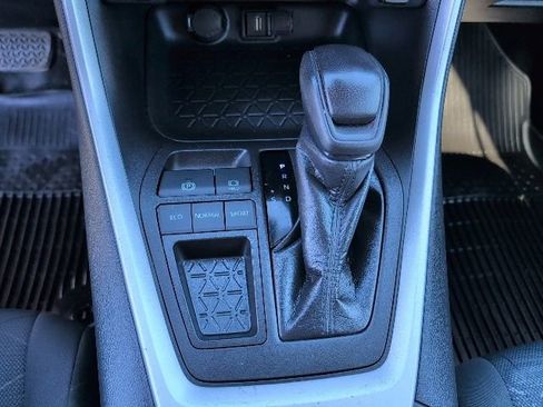 Used 2021 Toyota RAV4 XLE image 22