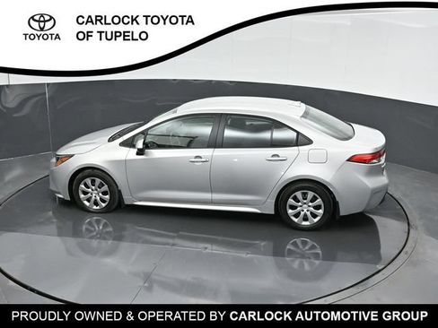 Used 2025 Toyota Corolla LE FWD image 45
