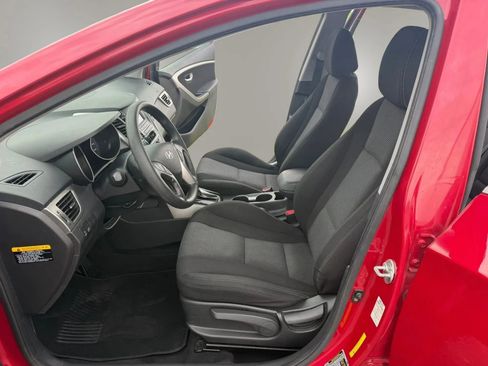Used 2014 Hyundai Elantra GT FWD image 12