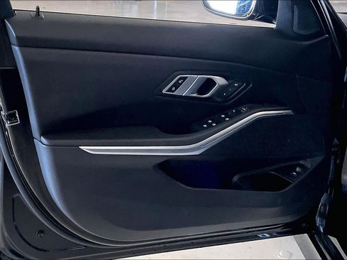 Certified 2022 BMW 330i Sedan w/ Premium Package image 20