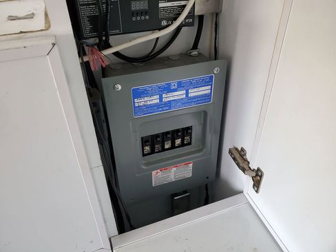 Used 2021 Ford Transit 250 Medium Roof image 28