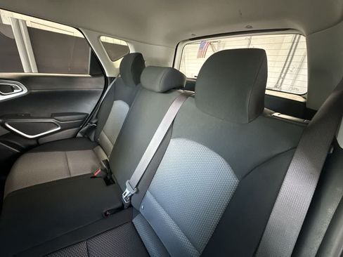 Used 2025 Kia Soul LX w/ LX Technology Package FWD image 22