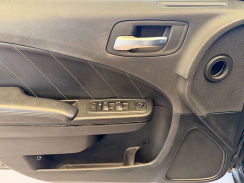 Used 2019 Dodge Charger SXT w/ Blacktop Package image 11