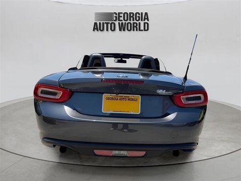 Used 2017 FIAT 124 Spider Classica RWD image 12