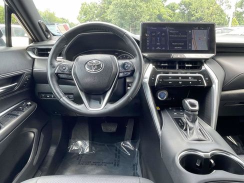 Used 2021 Toyota Venza XLE w/ Softex Package AWD/4WD image 13