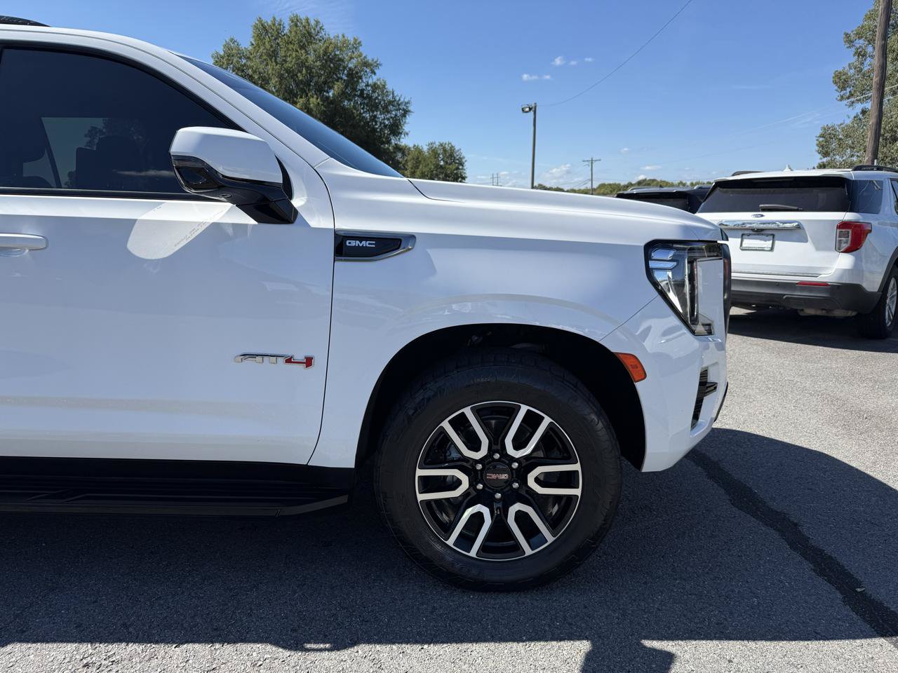 Used 2024 GMC Yukon AT4 w/ Technology Package AWD/4WD image 46
