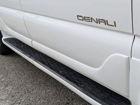 Used 2003 GMC Yukon XL Denali image 20