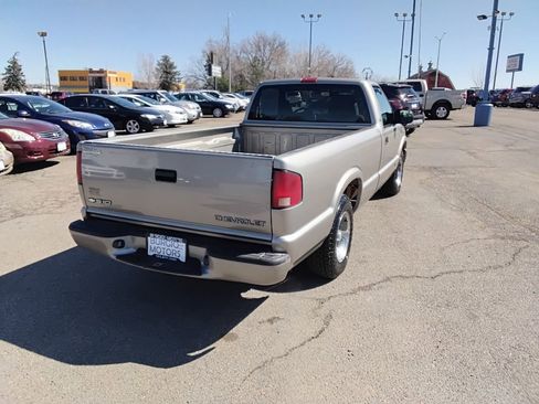 Used 2001 Chevrolet S10 Pickup LS w/ Preferred Equipment Group image 5