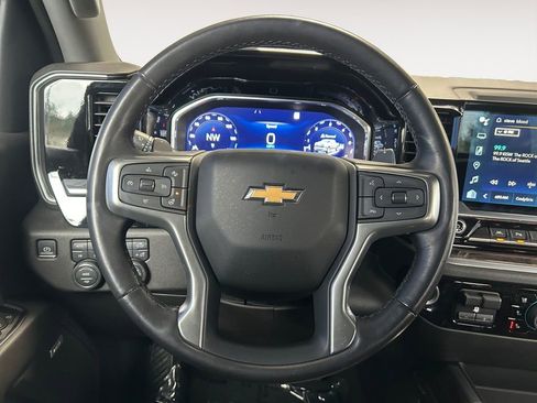 Used 2022 Chevrolet Silverado 1500 LTZ w/ LTZ Convenience Package II AWD/4WD image 15