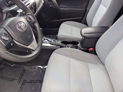 Used 2015 Toyota Corolla L image 25