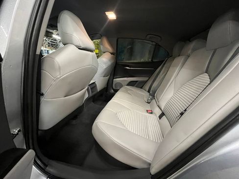 Used 2022 Toyota Camry SE image 17
