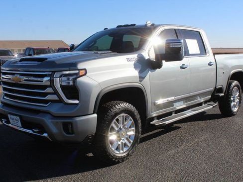 Used 2025 Chevrolet Silverado 2500 High Country w/ Technology Package image 10