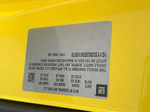 Used 2016 Chevrolet Corvette Z06 w/ Z07 Performance Package image 18