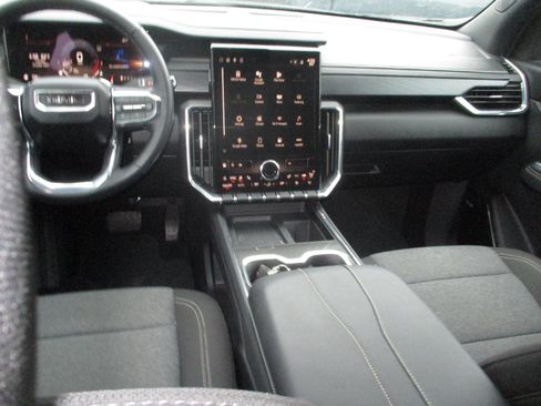 Used 2025 GMC Acadia Elevation image 13