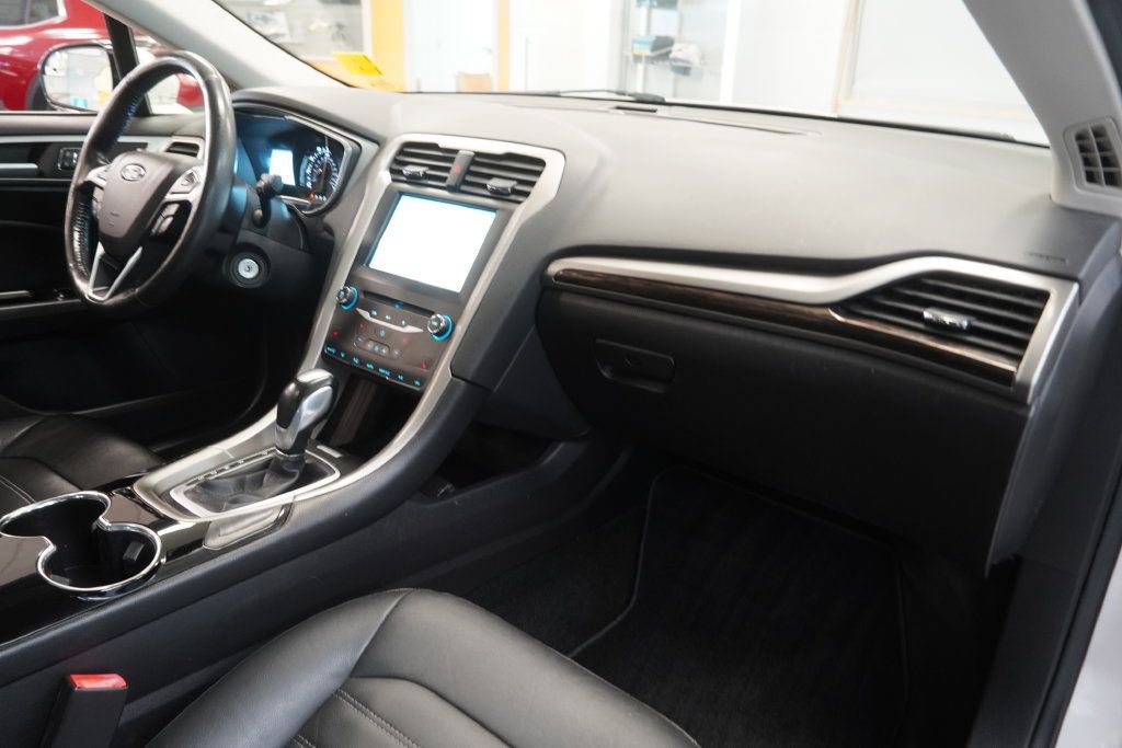 Used 2014 Ford Fusion SE w/ Equipment Group 202A FWD image 25