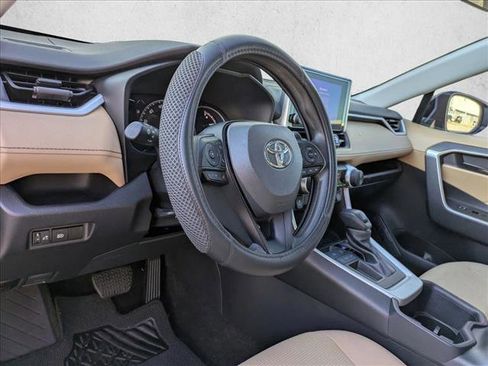 Used 2024 Toyota RAV4 LE image 10