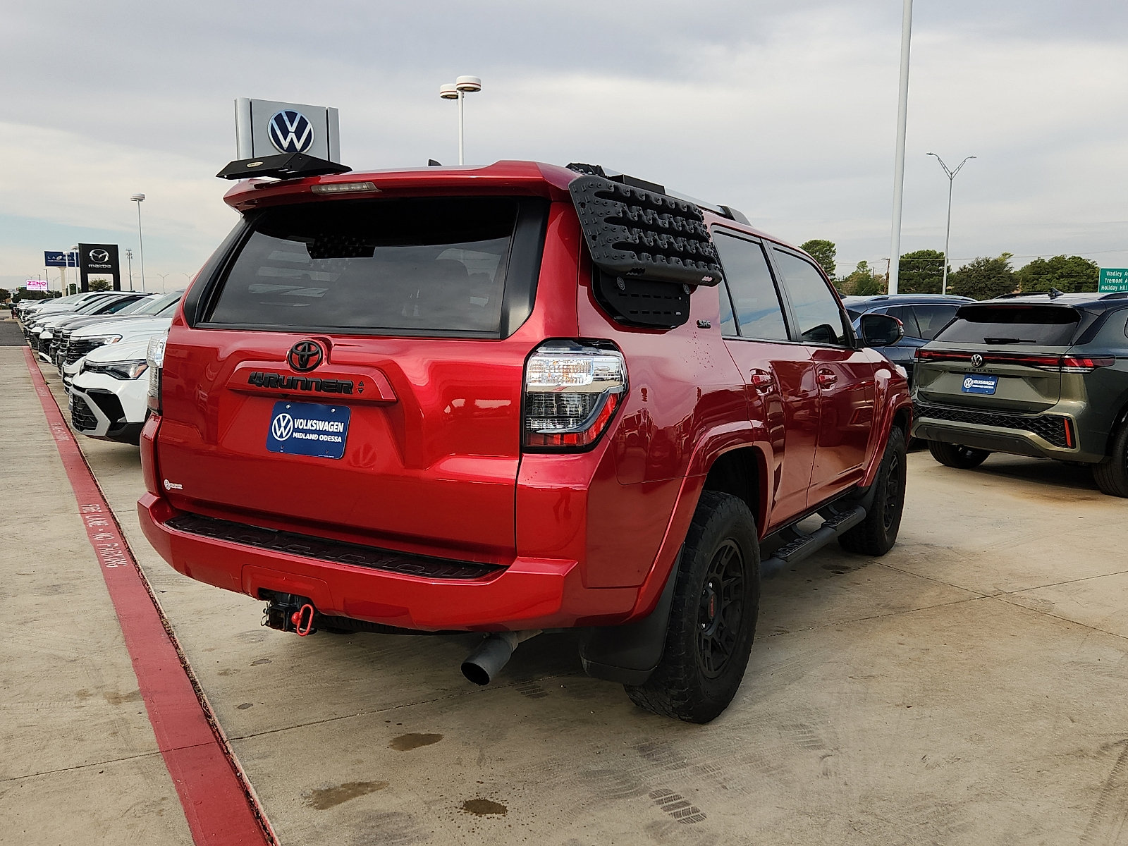 Used 2024 Toyota 4Runner SR5 Premium w/ Moonroof Package AWD/4WD image 5