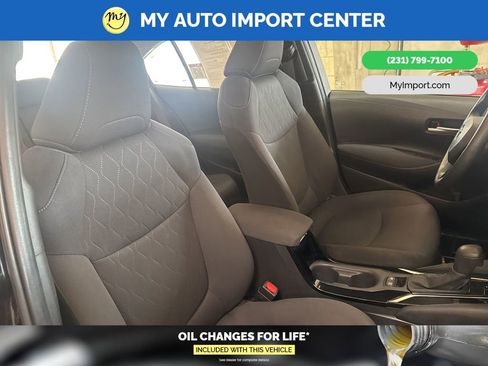 Used 2021 Toyota Corolla LE w/ Carpet Mat Package (TMS) image 28