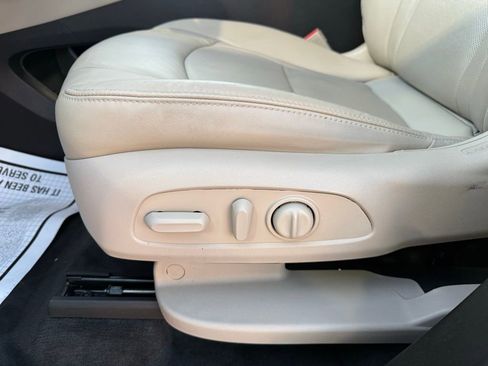 Used 2021 Buick Enclave Essence w/ Sport Touring Edition image 13