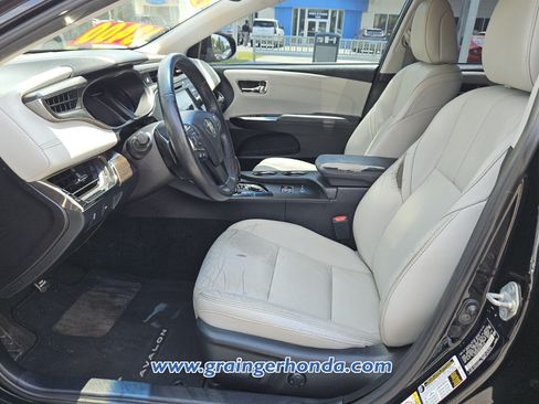 Used 2016 Toyota Avalon XLE Plus FWD image 10