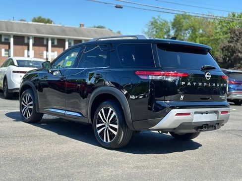 Used 2024 Nissan Pathfinder Platinum AWD/4WD image 5