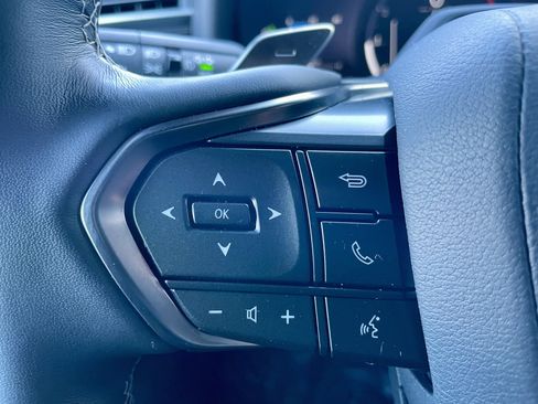 Used 2025 Lexus LX 600 4WD w/ Luxury Package image 23