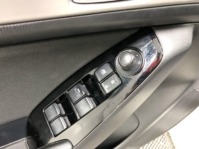 Used 2017 MAZDA MAZDA3 Sport FWD image 13