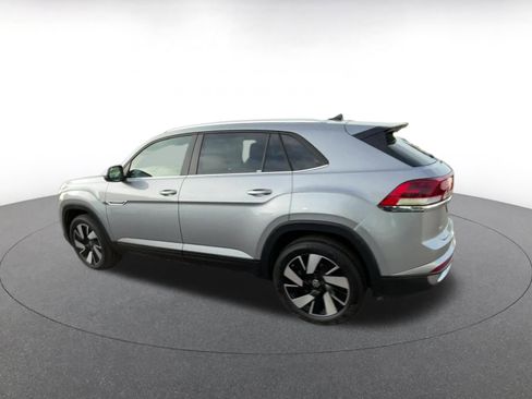 Used 2025 Volkswagen Atlas Cross Sport SE image 10