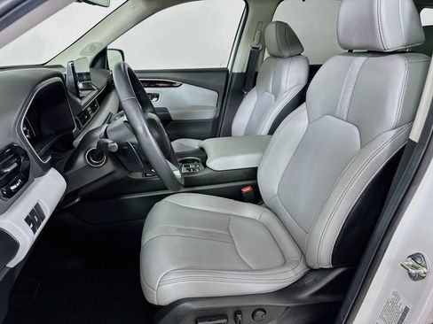 Used 2025 Honda Pilot Touring image 8