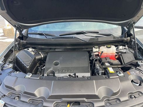 Used 2023 Chevrolet Traverse LT image 64