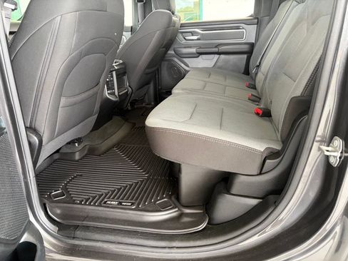 Used 2021 RAM 1500 Big Horn AWD/4WD image 4