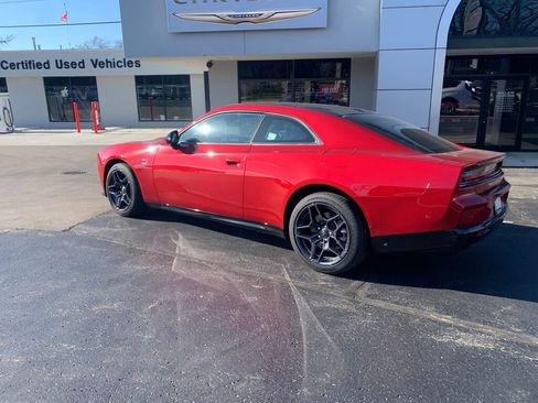 Used 2024 Dodge Charger R/T w/ Plus Group image 7