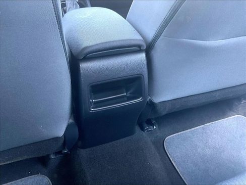 Used 2021 Toyota Corolla LE FWD image 22